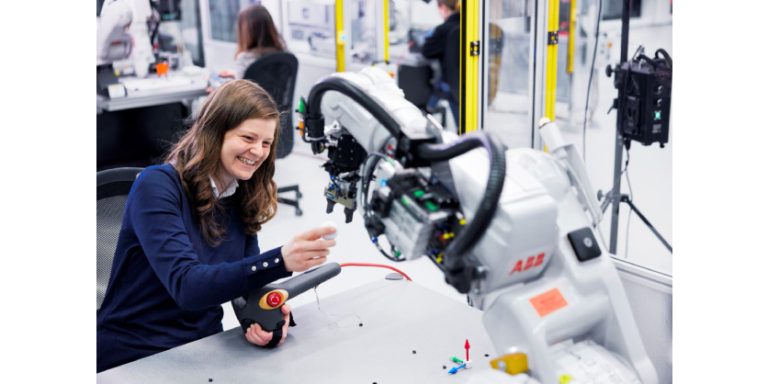 22 Large, High-Performance Robot Variants for Greater Choice